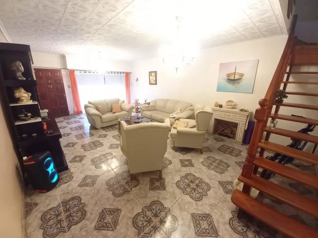 Casa de 5 ambientes en Venta en Villa Adelina 