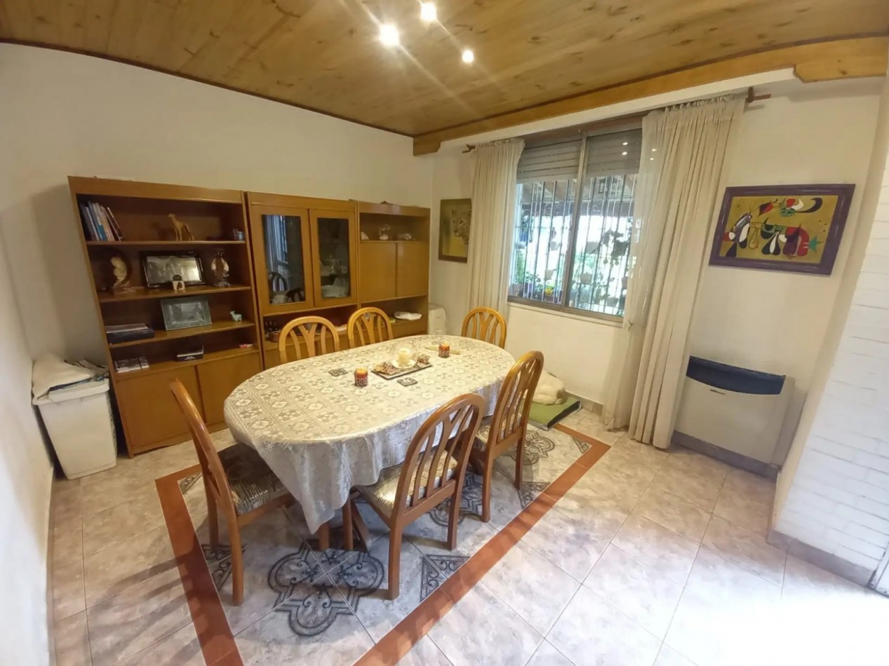 Casa de 5 ambientes en Venta en Villa Adelina 