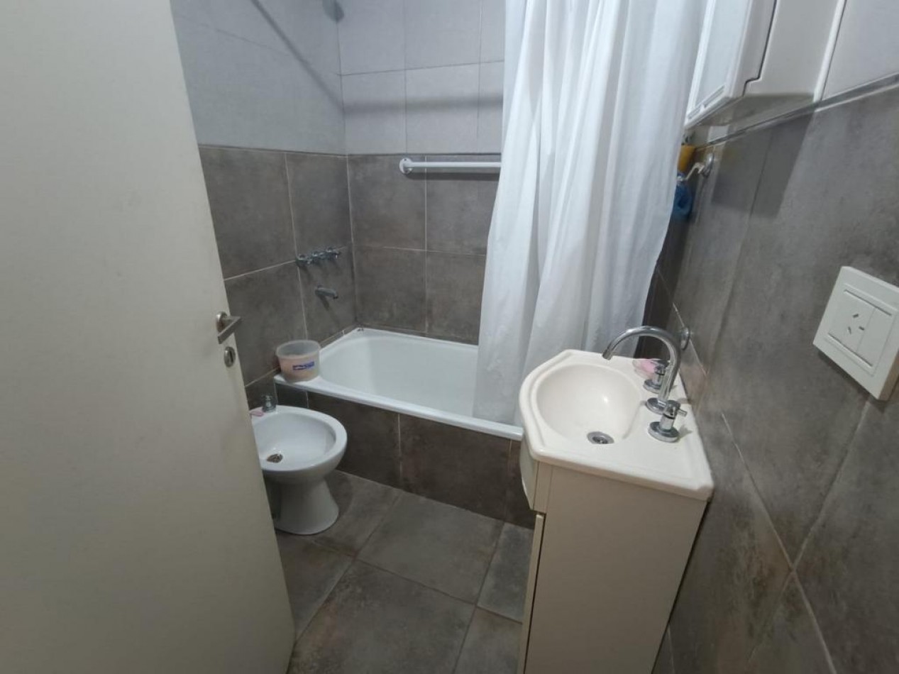 Departamento de 2 Ambientes en Venta en Munro 