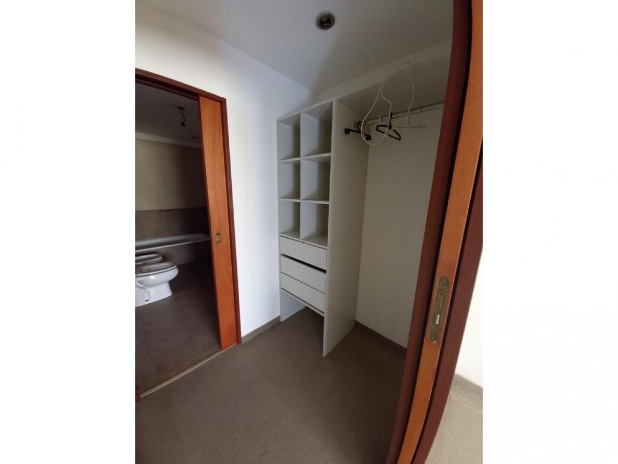 Triplex de 4 ambientes en Alquiler en Munro 