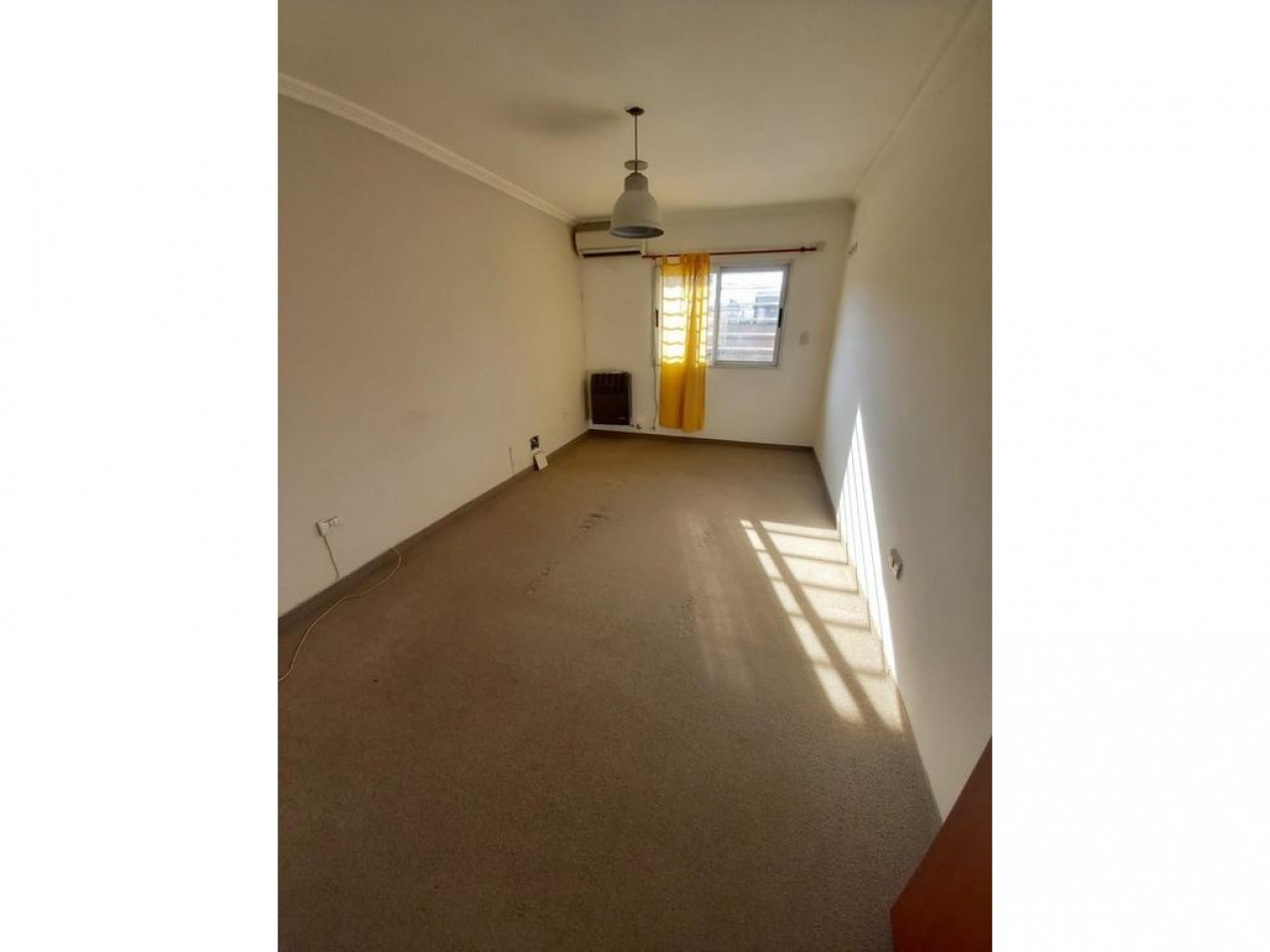 Triplex de 4 ambientes en Alquiler en Munro 