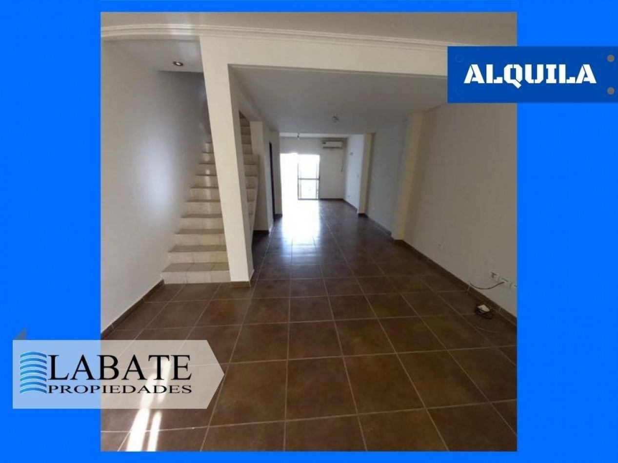 Triplex de 4 ambientes en Alquiler en Munro 