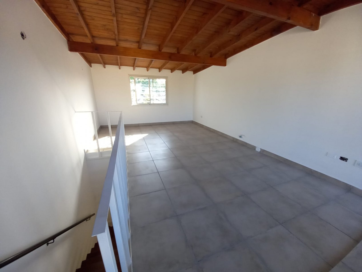 Triplex de 4 ambientes en Venta en Munro 
