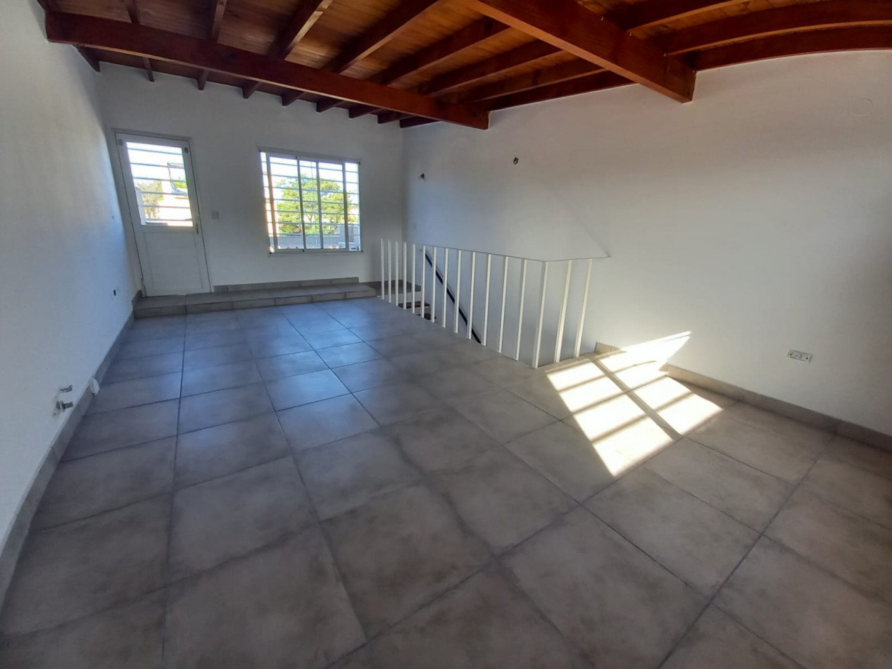 Triplex de 4 ambientes en Venta en Munro 
