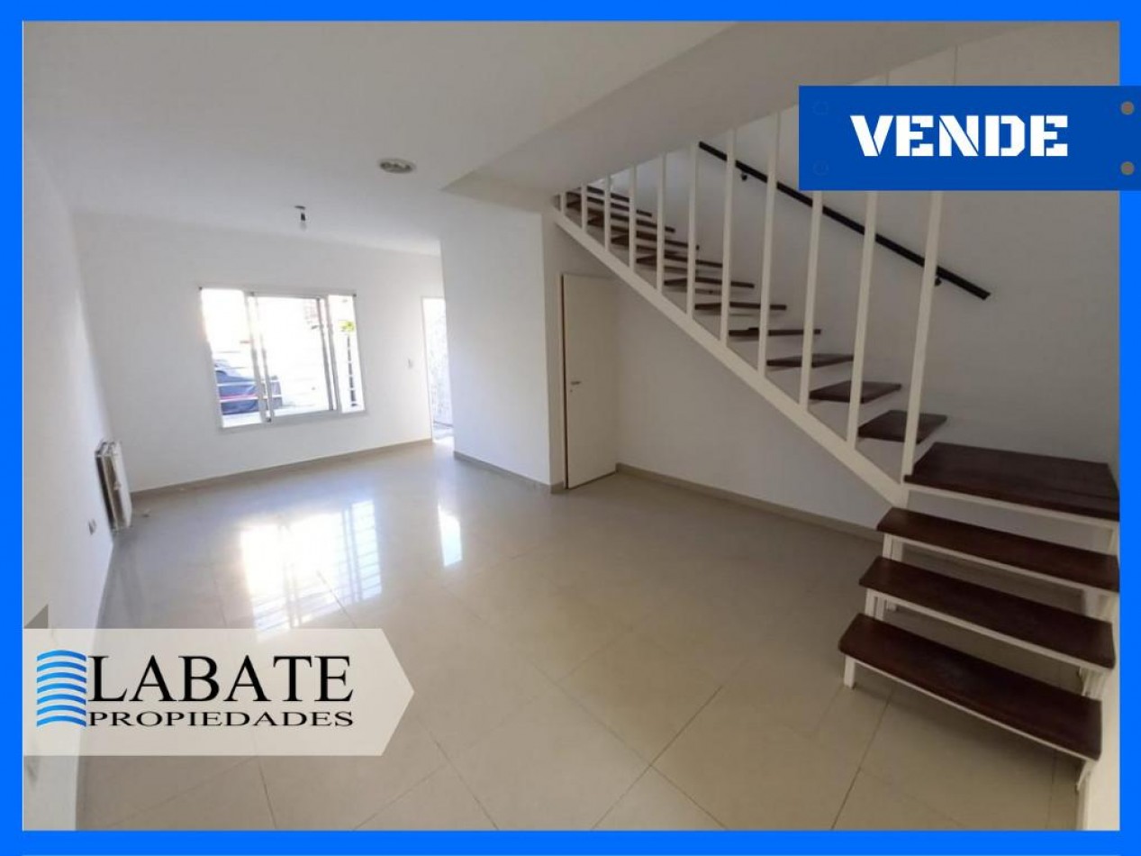 Triplex de 4 ambientes en Venta en Munro 