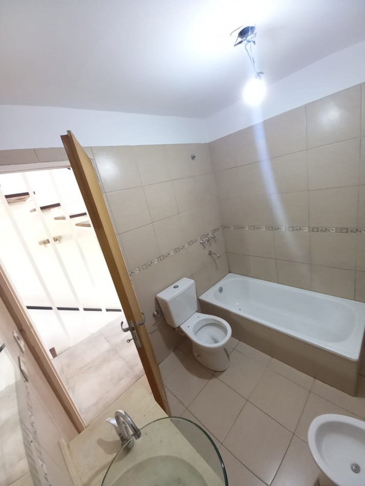 Triplex de 4 ambientes en Venta en Munro 