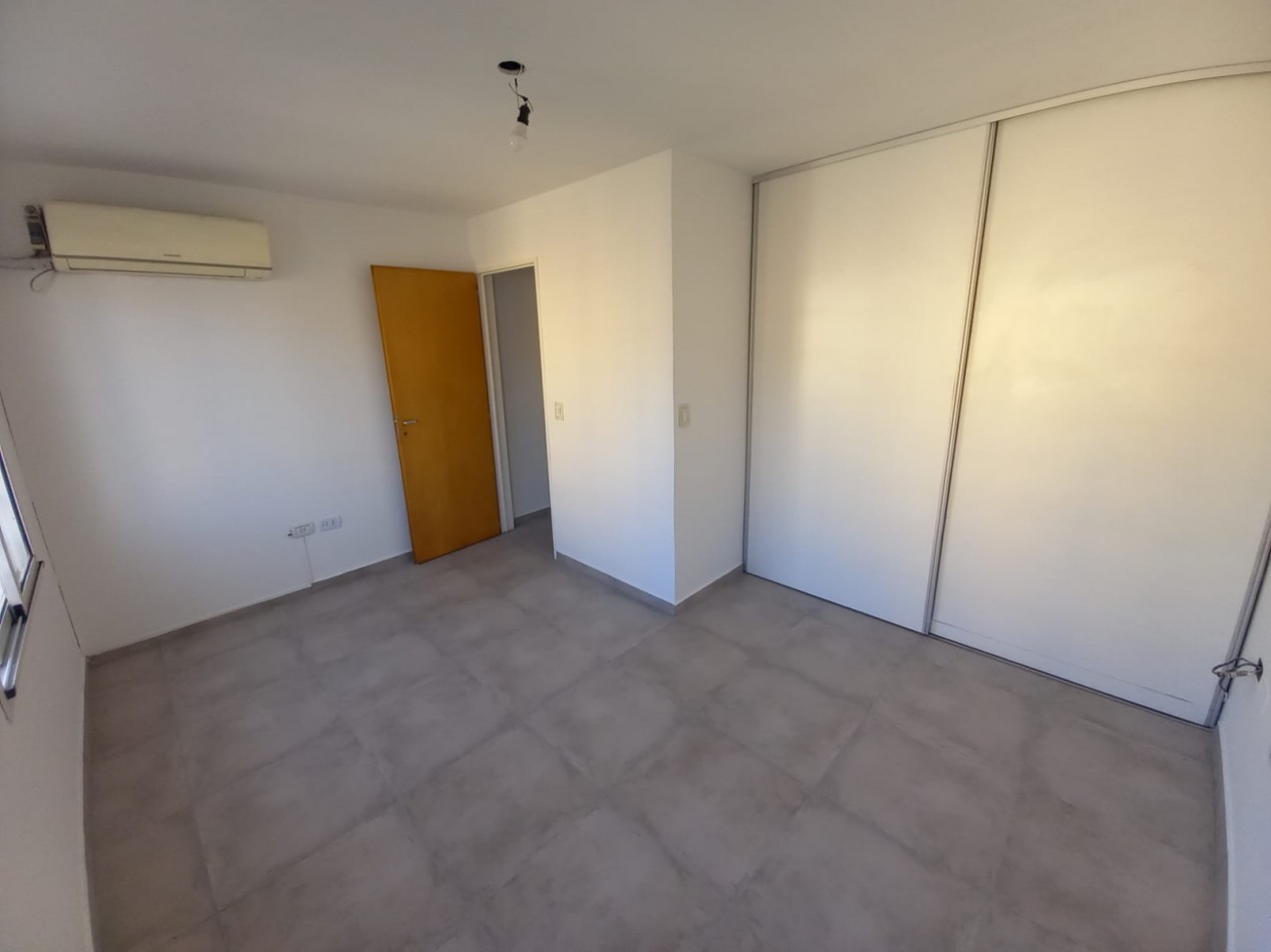 Triplex de 4 ambientes en Venta en Munro 