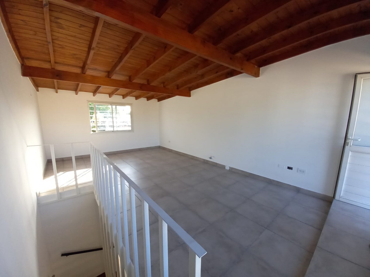 Triplex de 4 ambientes en Venta en Munro 