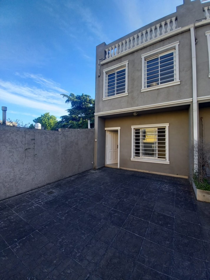 Triplex de 4 ambientes en Venta en Munro 