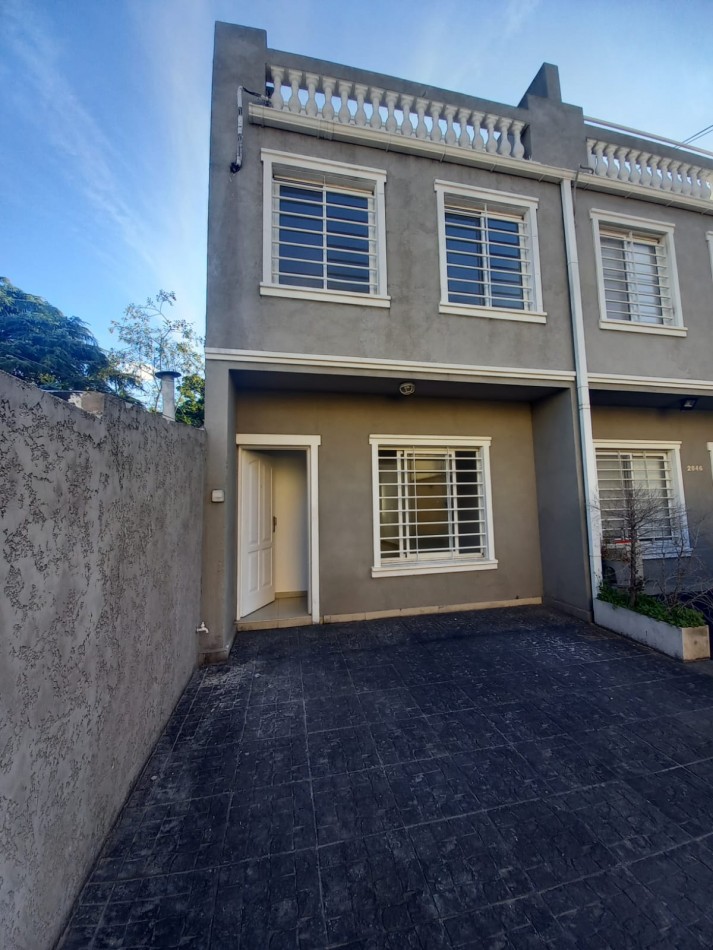 Triplex de 4 ambientes en Venta en Munro 