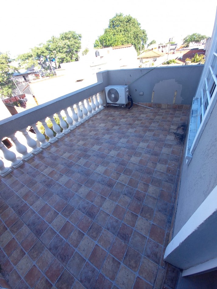 Triplex de 4 ambientes en Venta en Munro 