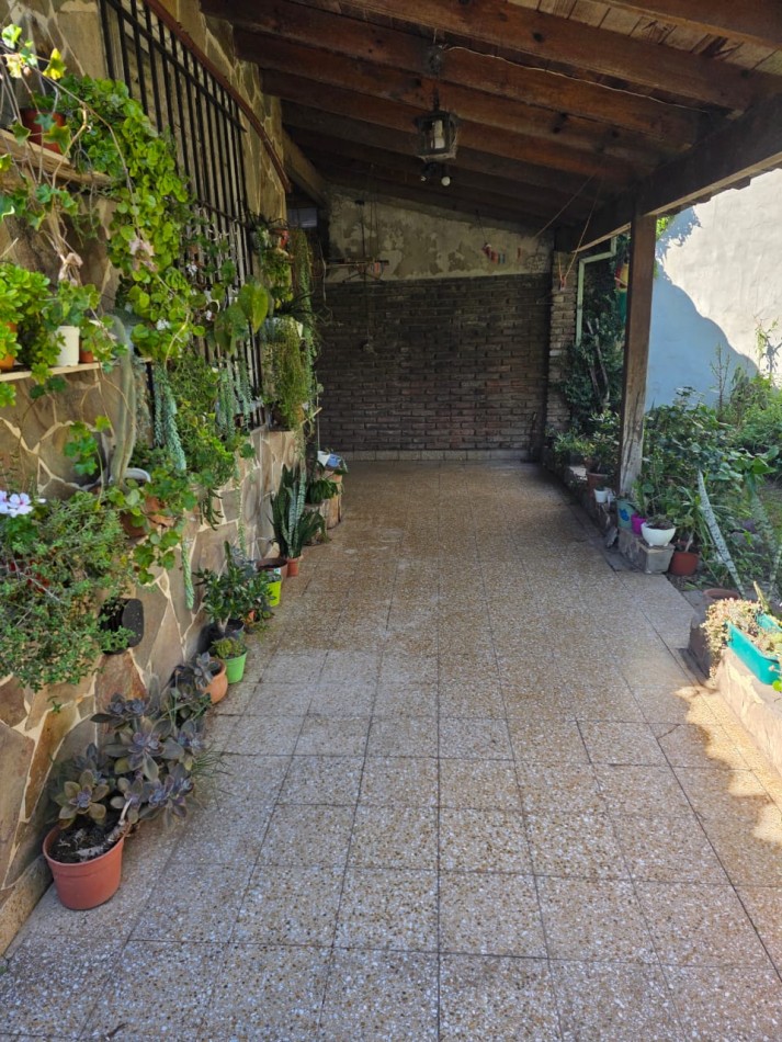 Casa de 5 ambientes en Venta en Villa Adelina 