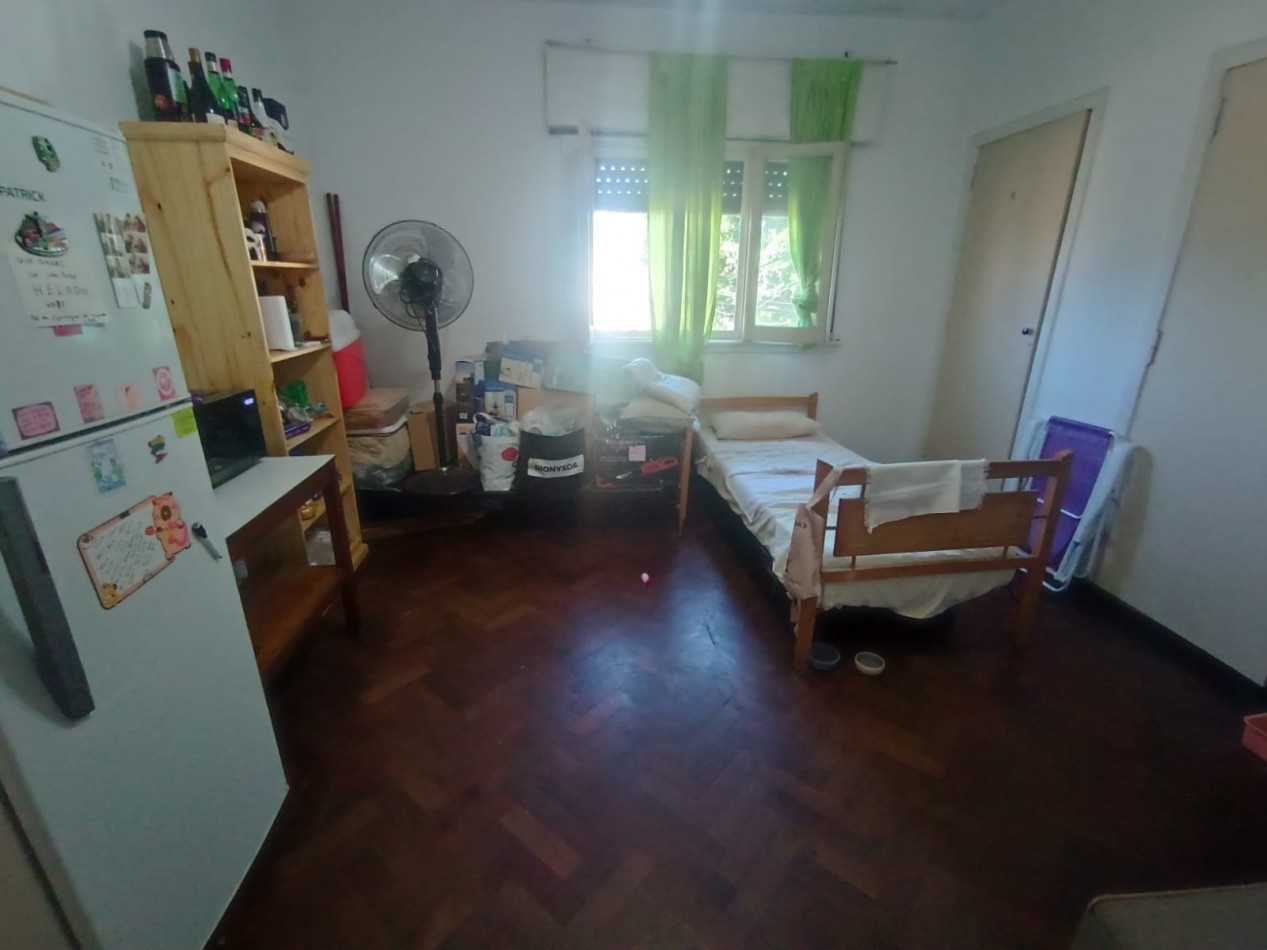Casa de 4 ambientes en Venta en Carapachay 