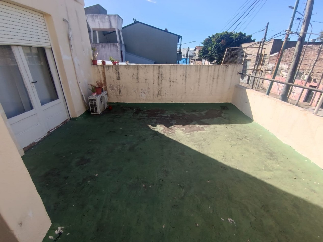 Casa de 4 ambientes en Venta en Carapachay 