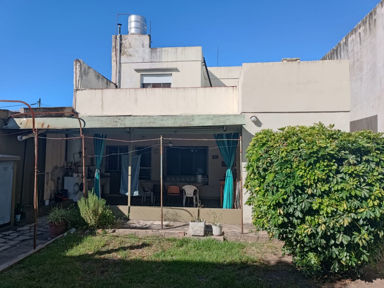 Casa de 4 ambientes en Venta en Carapachay 