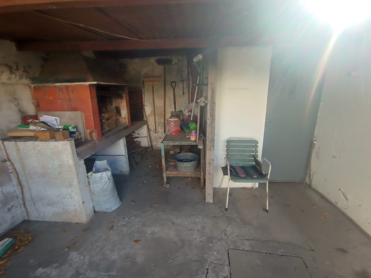 Casa de 4 ambientes en Venta en Carapachay 