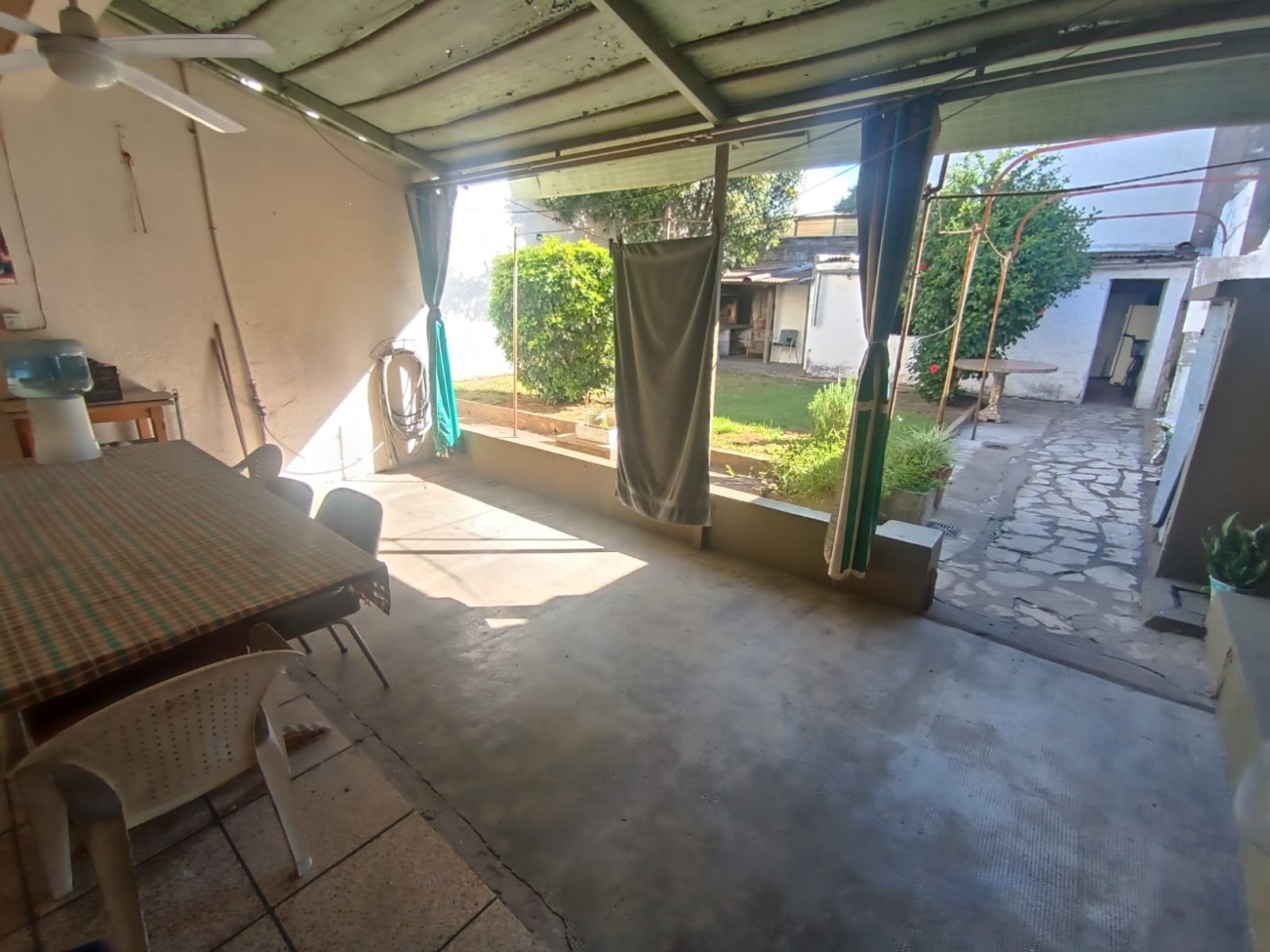 Casa de 4 ambientes en Venta en Carapachay 