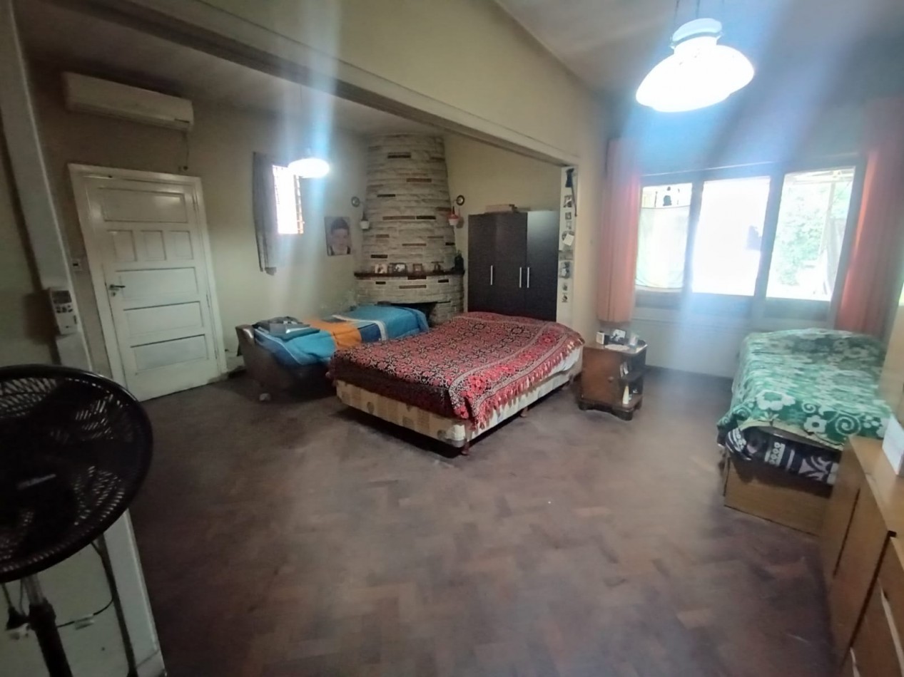 Casa de 4 ambientes en Venta en Carapachay 