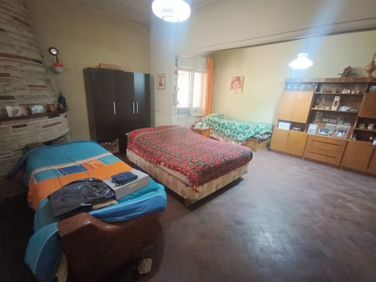 Casa de 4 ambientes en Venta en Carapachay 