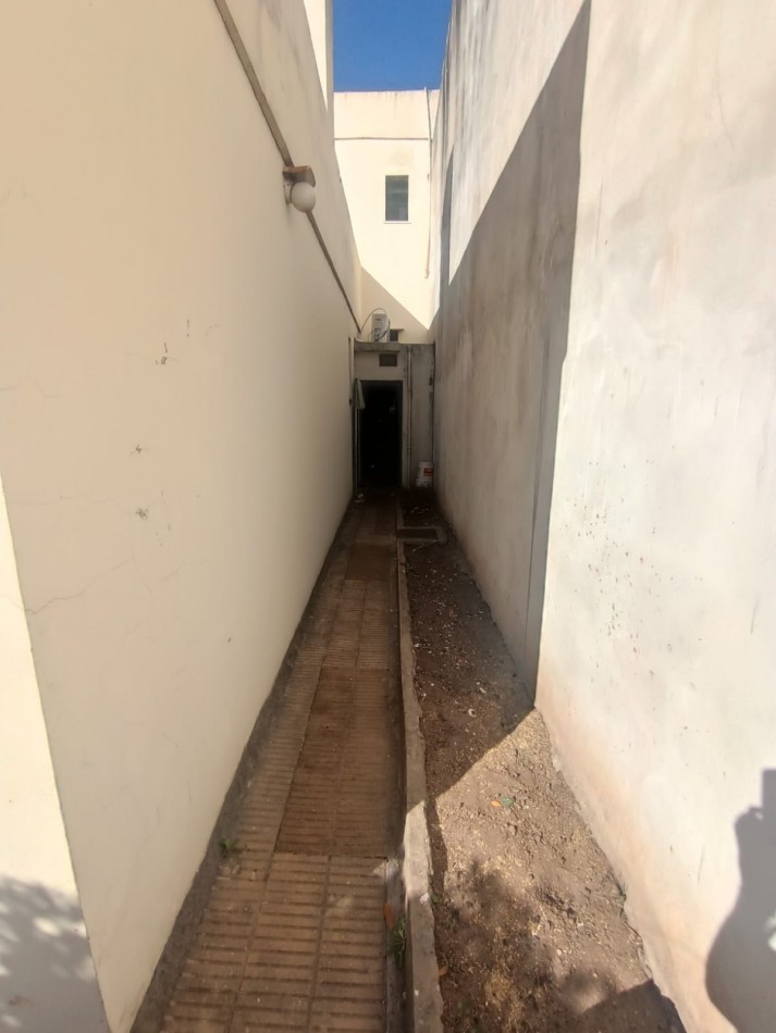 Casa de 4 ambientes en Venta en Carapachay 