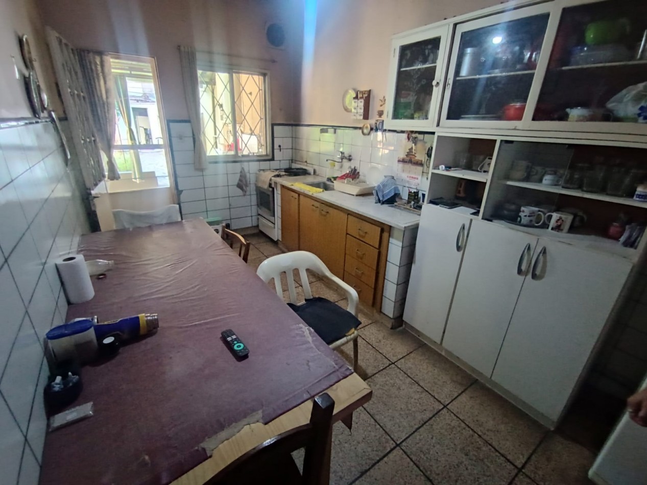 Casa de 4 ambientes en Venta en Carapachay 