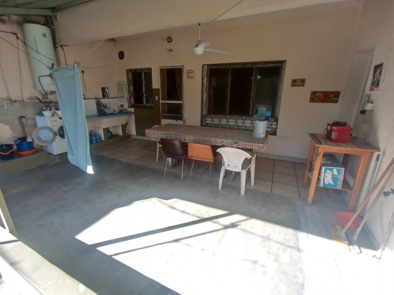 Casa de 4 ambientes en Venta en Carapachay 