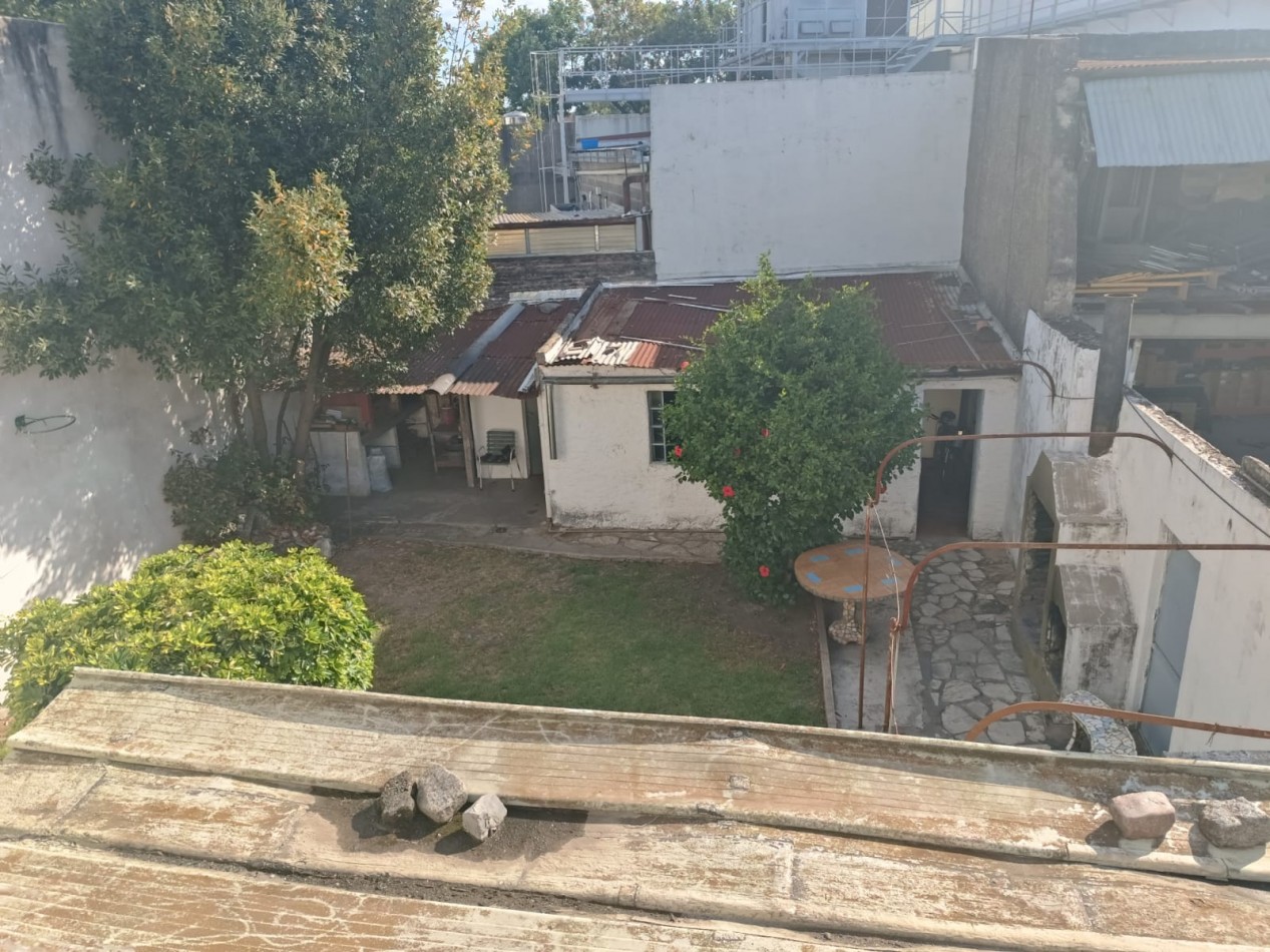 Casa de 4 ambientes en Venta en Carapachay 