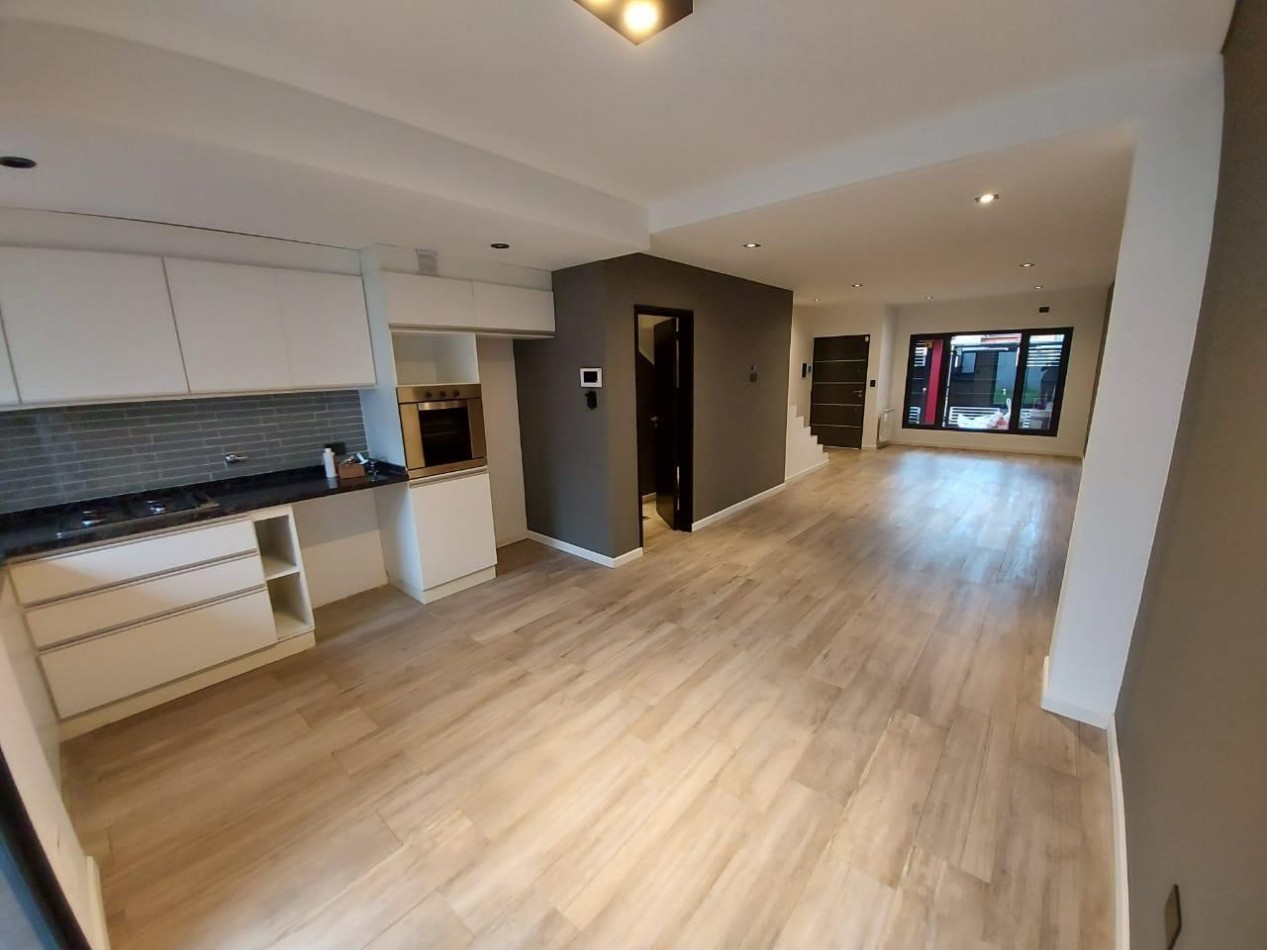 Triplex de 5 ambientes en Venta en Olivos 