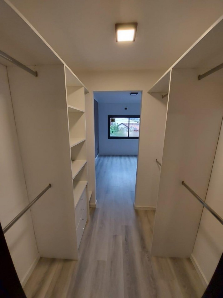 Triplex de 5 ambientes en Venta en Olivos 