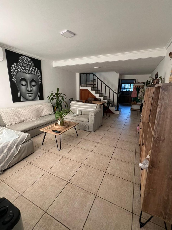 Triplex de 5 ambientes en Venta en Carapachay 