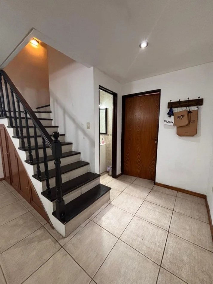 Triplex de 5 ambientes en Venta en Carapachay 