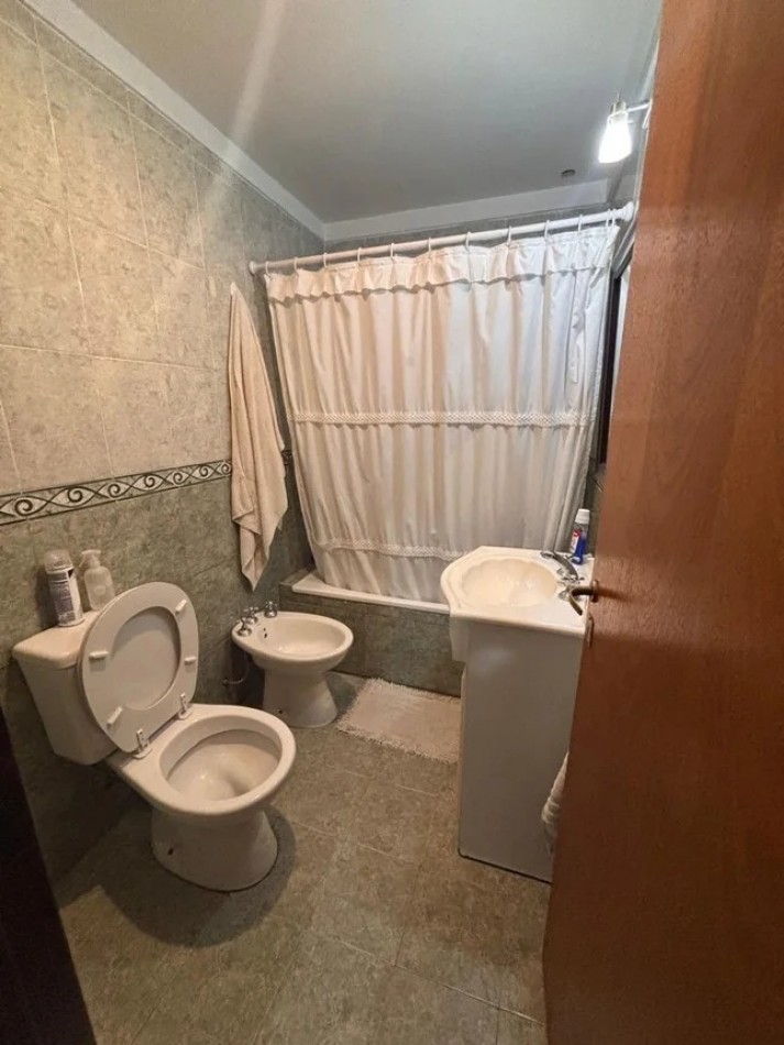 Triplex de 5 ambientes en Venta en Carapachay 