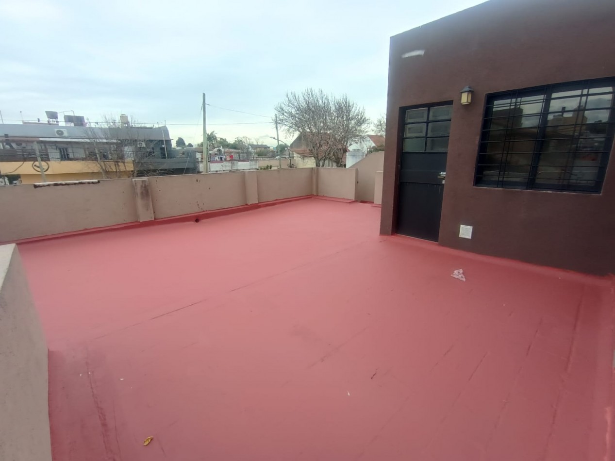 Casa de 4 ambientes en Venta en Carapachay 