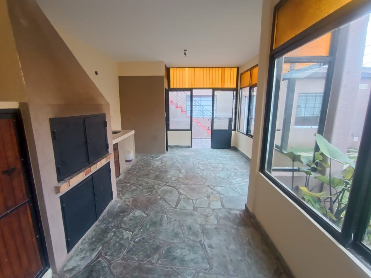 Casa de 4 ambientes en Venta en Carapachay 
