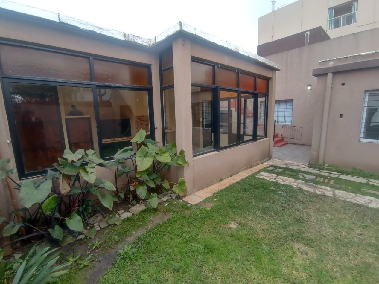Casa de 4 ambientes en Venta en Carapachay 