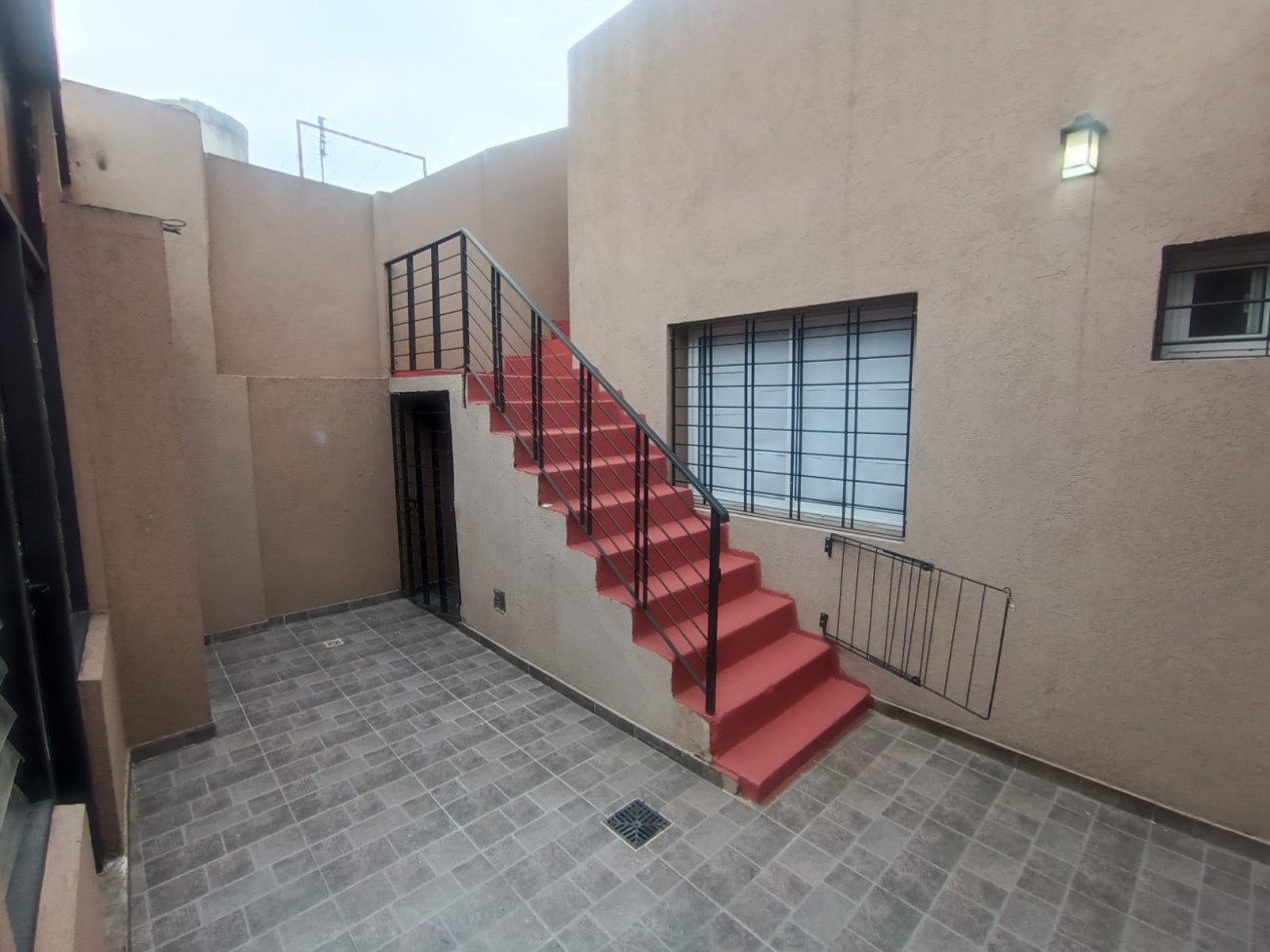 Casa de 4 ambientes en Venta en Carapachay 