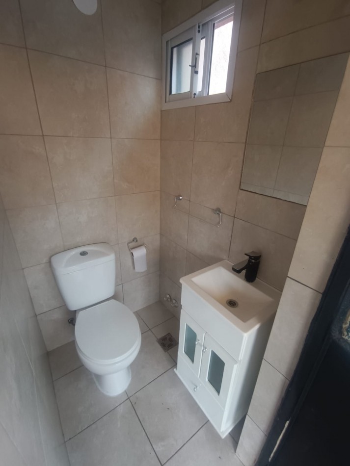 Casa de 4 ambientes en Venta en Carapachay 