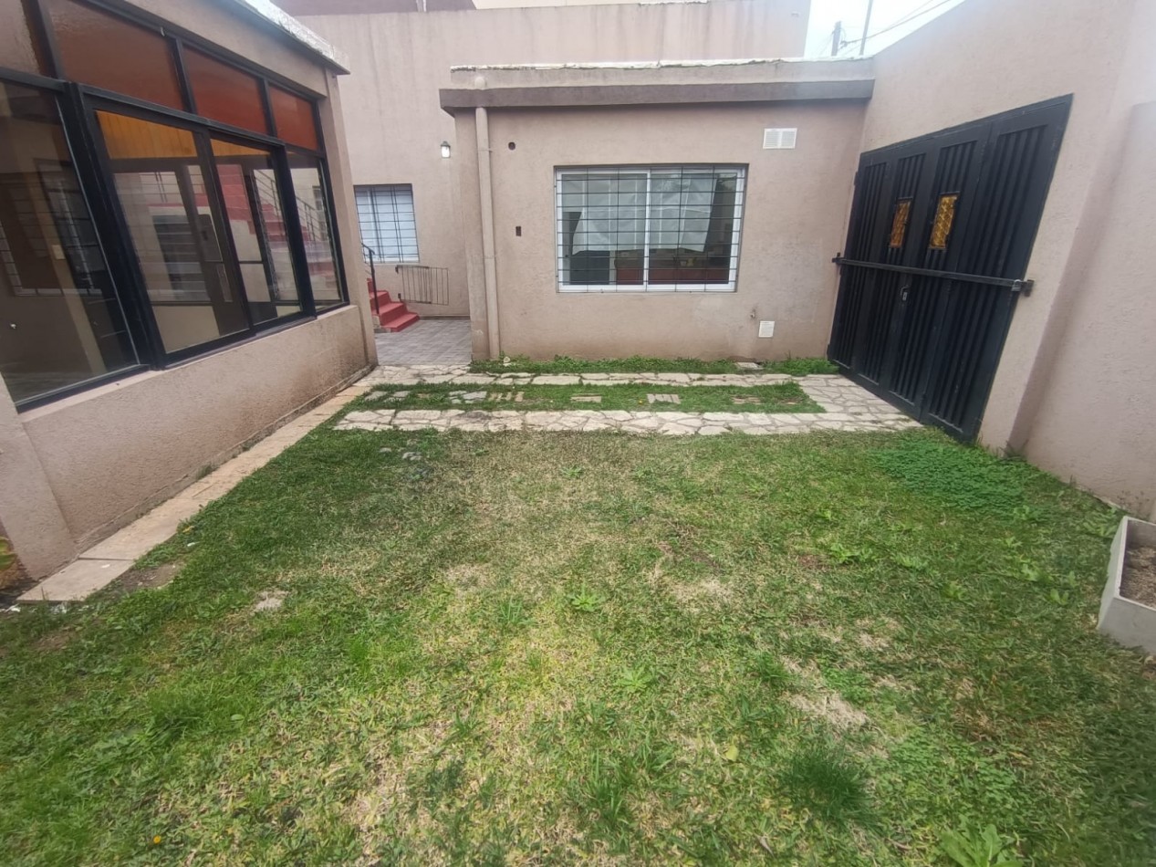 Casa de 4 ambientes en Venta en Carapachay 