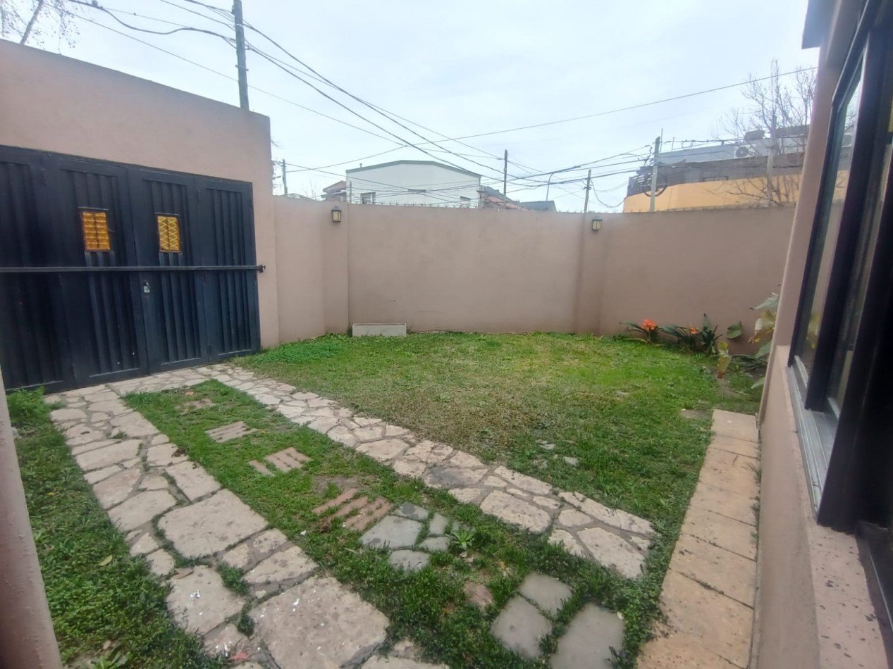 Casa de 4 ambientes en Venta en Carapachay 
