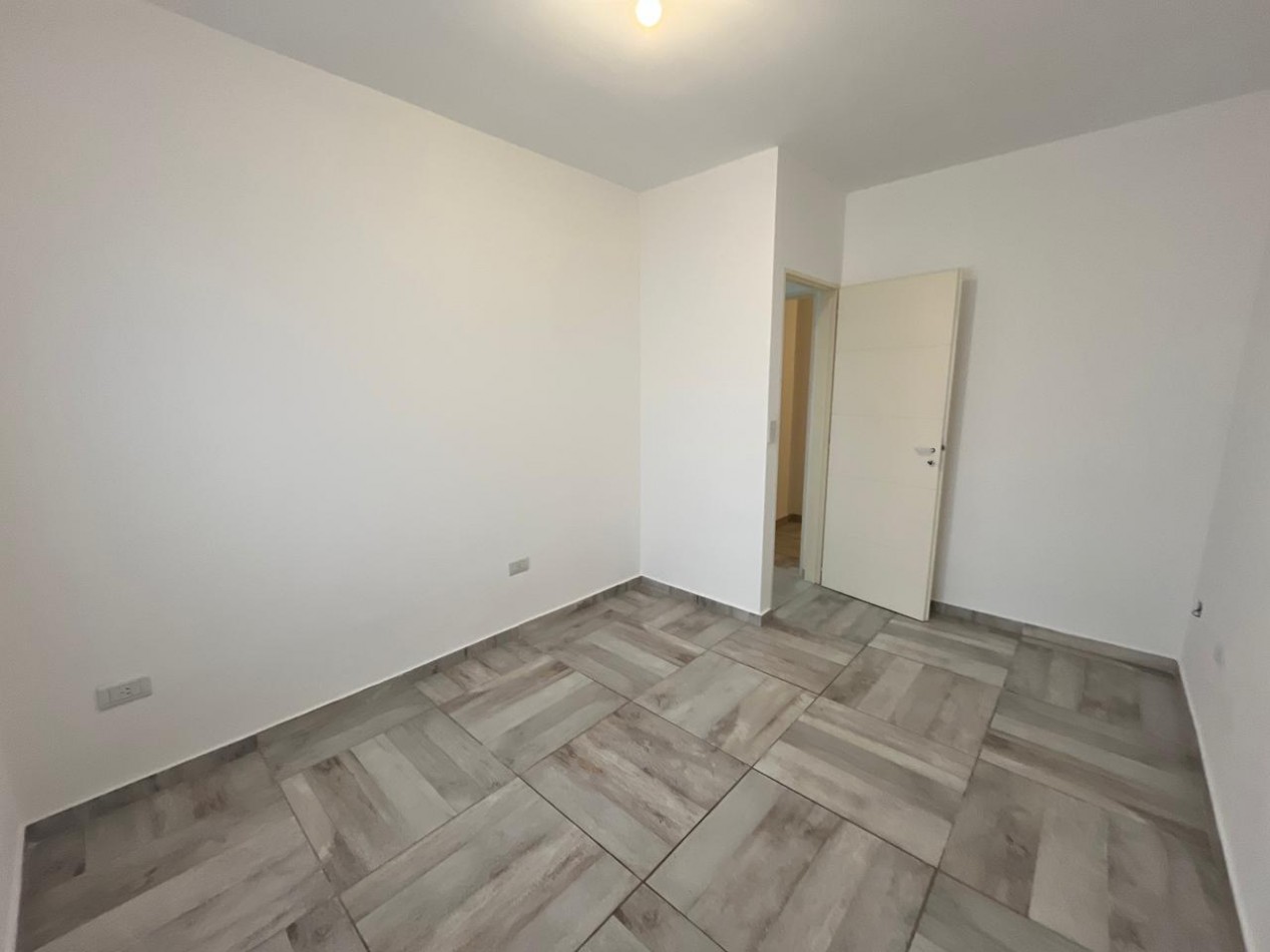 Casa de 4 ambientes en Venta en Carapachay 