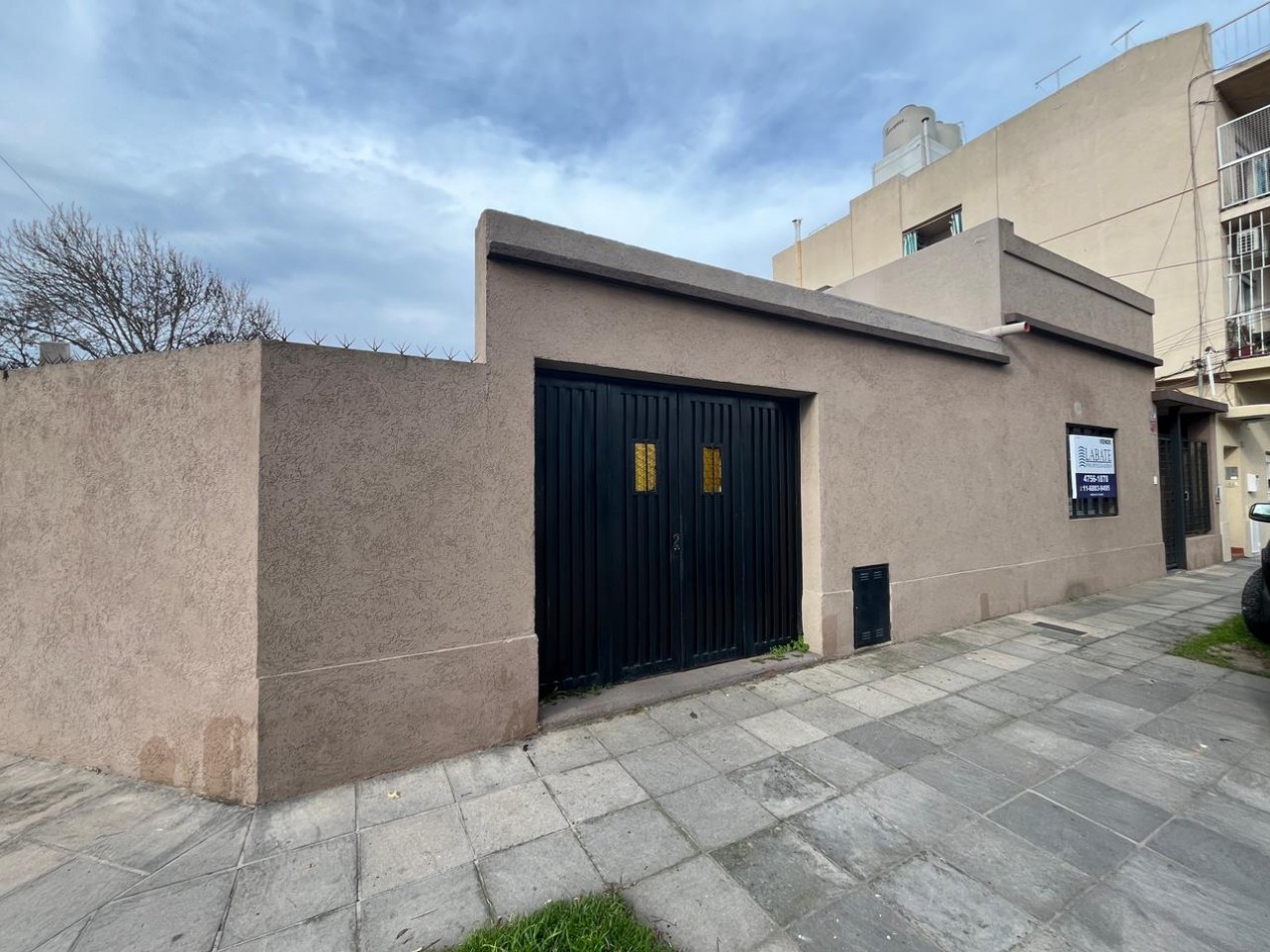 Casa de 4 ambientes en Venta en Carapachay 