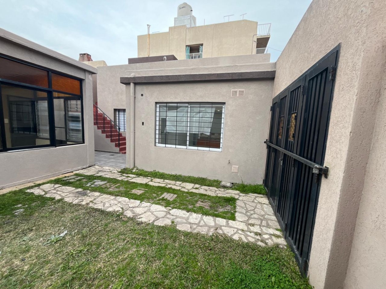 Casa de 4 ambientes en Venta en Carapachay 