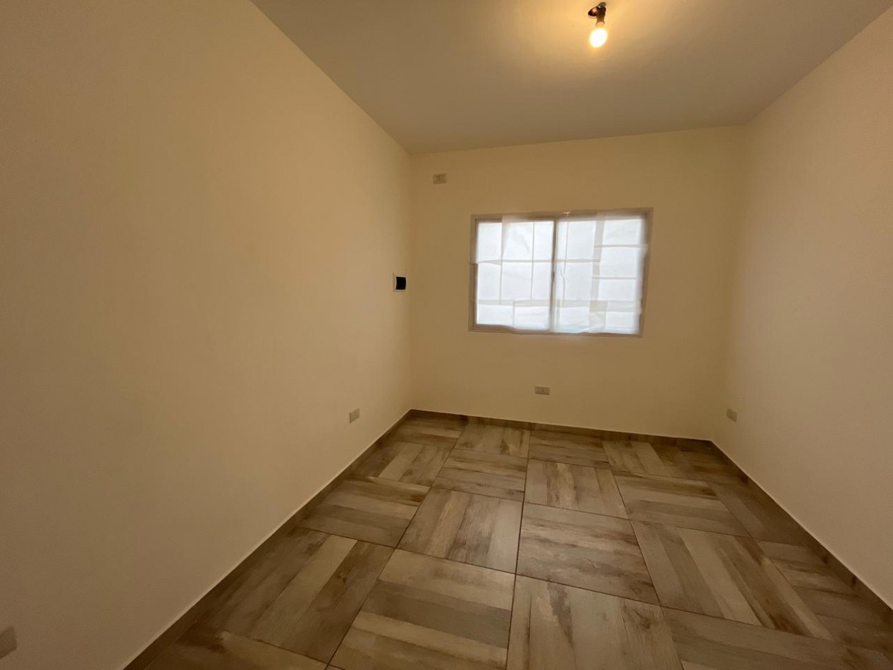 Casa de 4 ambientes en Venta en Carapachay 
