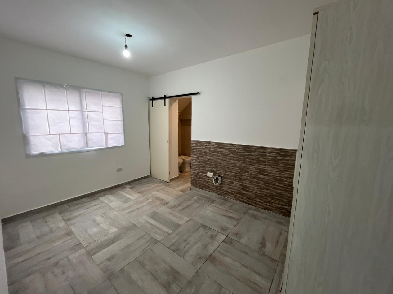 Casa de 4 ambientes en Venta en Carapachay 