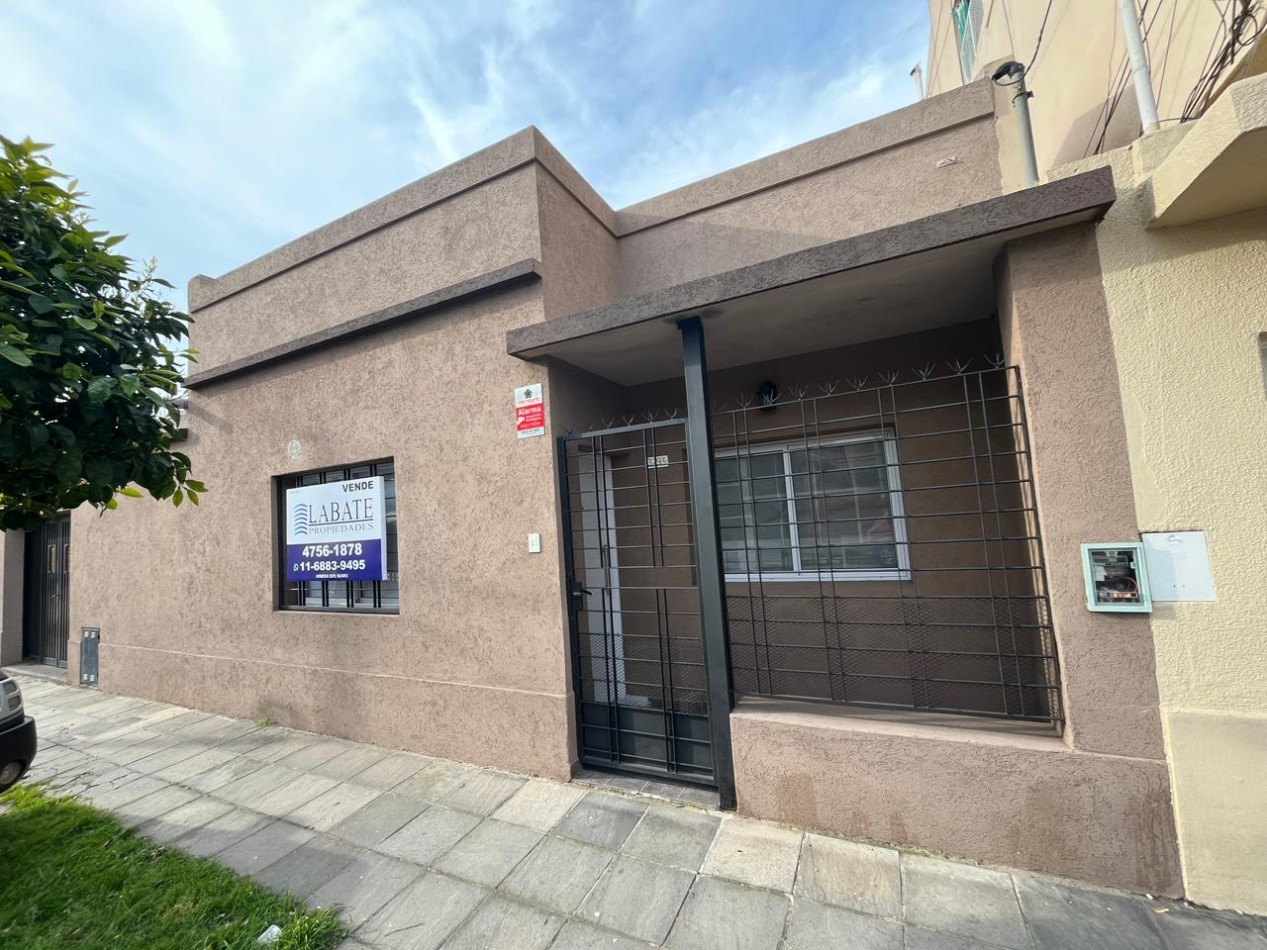 Casa de 4 ambientes en Venta en Carapachay 