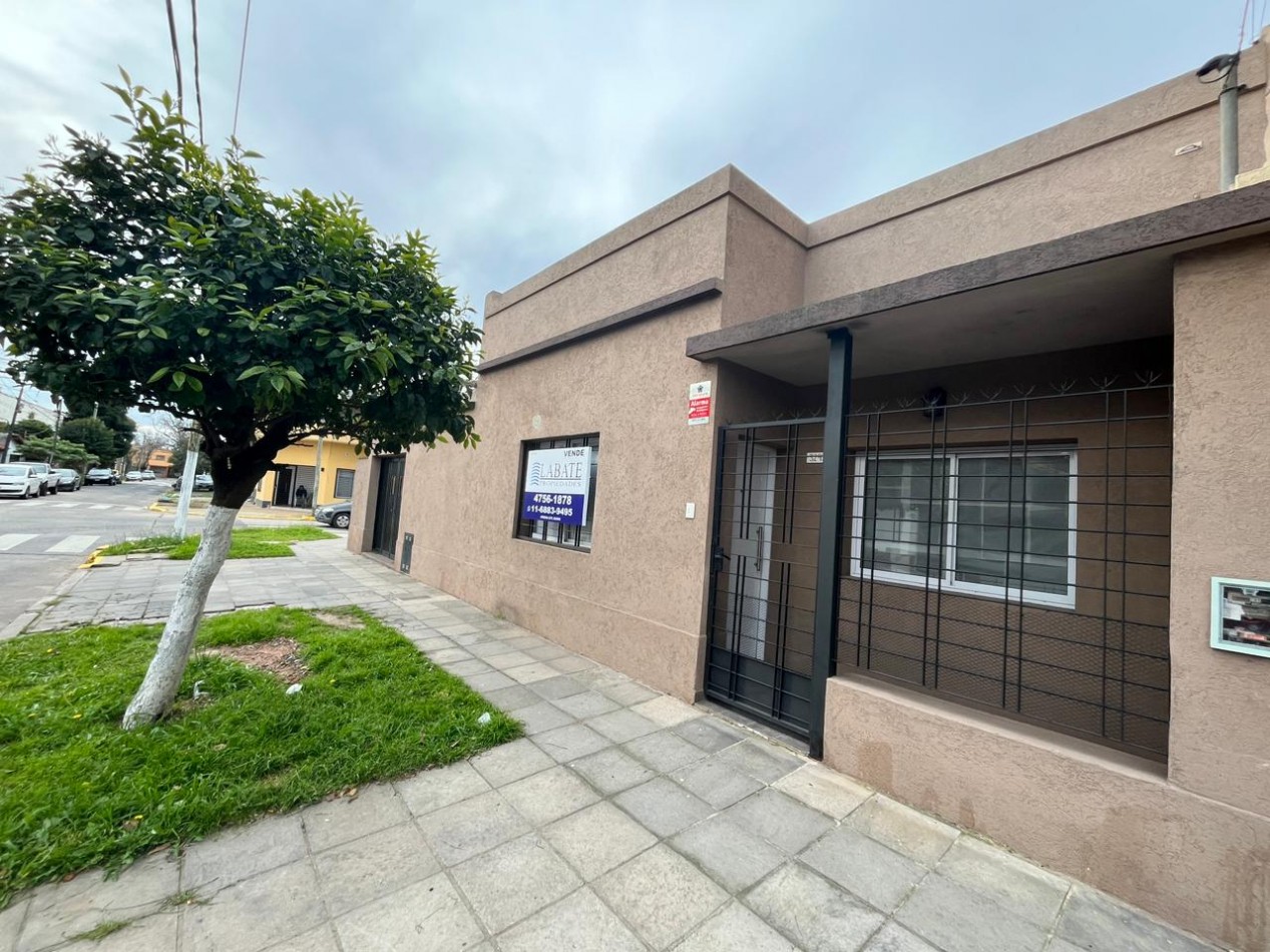 Casa de 4 ambientes en Venta en Carapachay 