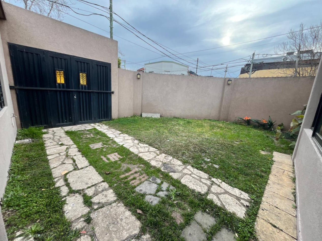 Casa de 4 ambientes en Venta en Carapachay 