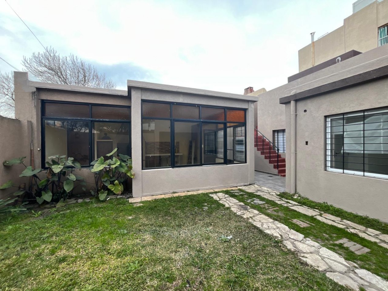 Casa de 4 ambientes en Venta en Carapachay 
