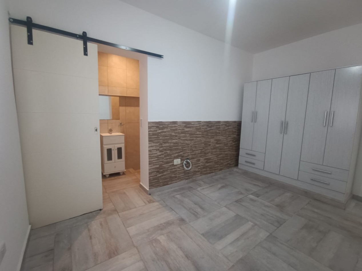 Casa de 4 ambientes en Venta en Carapachay 