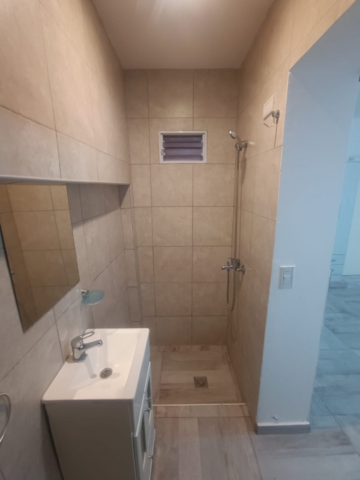 Casa de 4 ambientes en Venta en Carapachay 